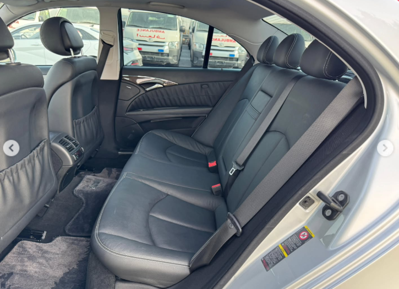 2009 Mercedes-Benz E550 5.5 Litres 8 Cylinders Petrol Engine Silver Grey Sedan Excellent Condition