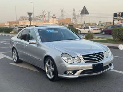 2009 Mercedes-Benz E550 5.5 Litres 8 Cylinders Petrol Engine Silver Grey Sedan Excellent Condition