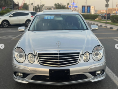 2009 Mercedes-Benz E550 5.5 Litres 8 Cylinders Petrol Engine Silver Grey Sedan Excellent Condition