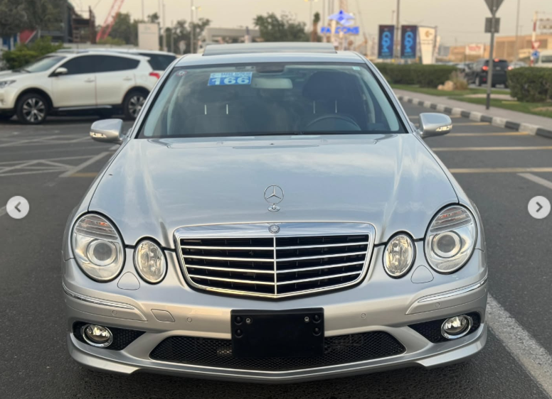 2009 Mercedes-Benz E550 5.5 Litres 8 Cylinders Petrol Engine Silver Grey Sedan Excellent Condition