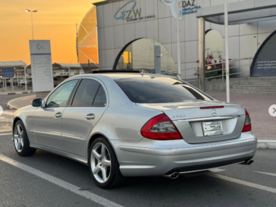 2009 Mercedes-Benz E550 5.5 Litres 8 Cylinders Petrol Engine Silver Grey Sedan Excellent Condition