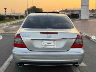 2009 Mercedes-Benz E550 5.5 Litres 8 Cylinders Petrol Engine Silver Grey Sedan Excellent Condition