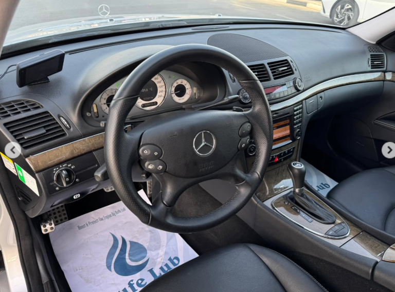 2009 Mercedes-Benz E550 5.5 Litres 8 Cylinders Petrol Engine Silver Grey Sedan Excellent Condition