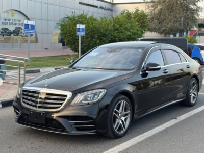 2018 Mercedes-Benz S 560 4.0-liter V8 BiTurbo Petrol Engine Black Brown SUV Excellent Condition