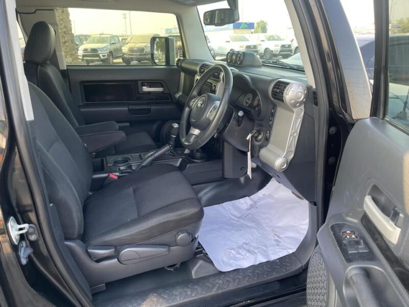 2015 Toyota FJ Cruiser 4.0 Litres 6 Cylinders Petrol Engine Black SUV Automatic