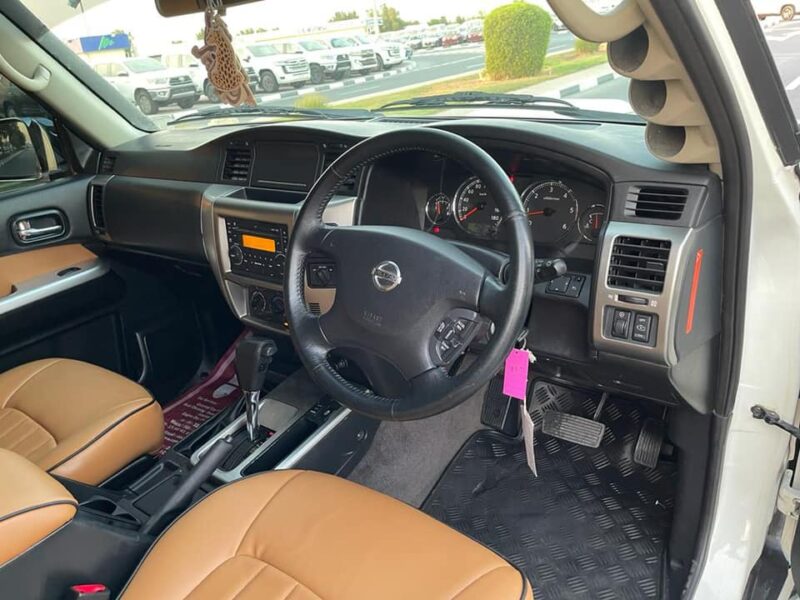 2015 Nissan Patrol ST Safari 4.8 Liters 6-cylinder Petrol Engine White Tan SUV Automatic