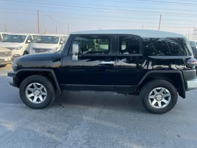 2015 Toyota FJ Cruiser 4.0 Litres 6 Cylinders Petrol Engine Black SUV Automatic