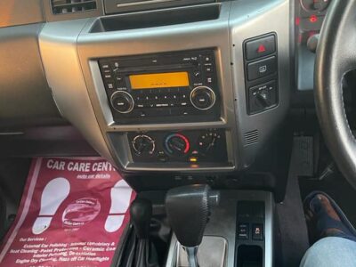 2015 Nissan Patrol ST Safari 4.8 Liters 6-cylinder Petrol Engine White Tan SUV Automatic