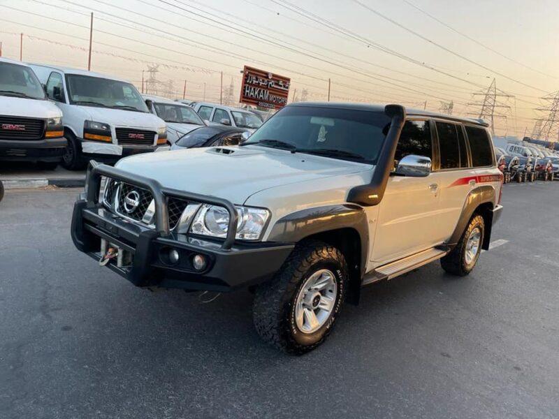 2015 Nissan Patrol ST Safari 4.8 Liters 6-cylinder Petrol Engine White Tan SUV Automatic