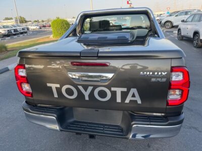 2020 Toyota Hilux SR5 Dual Cab 2.8L 4-cylinder Turbo-Diesel Engine Grey Black Pickup