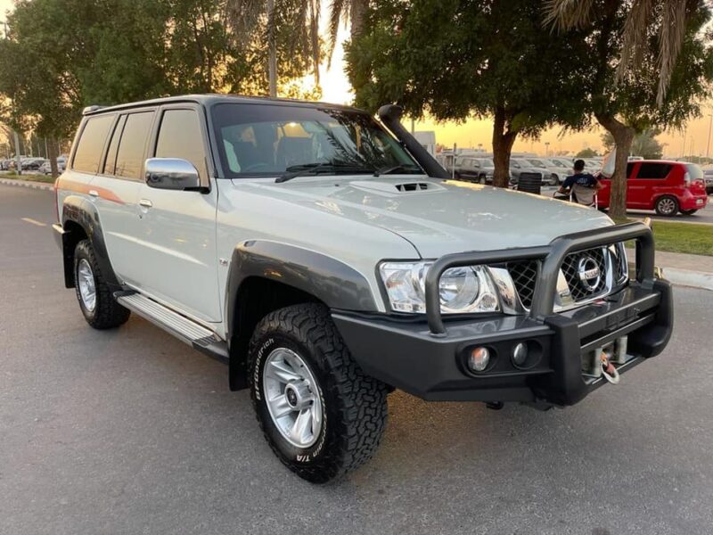 2015 Nissan Patrol ST Safari 4.8 Liters 6-cylinder Petrol Engine White Tan SUV Automatic