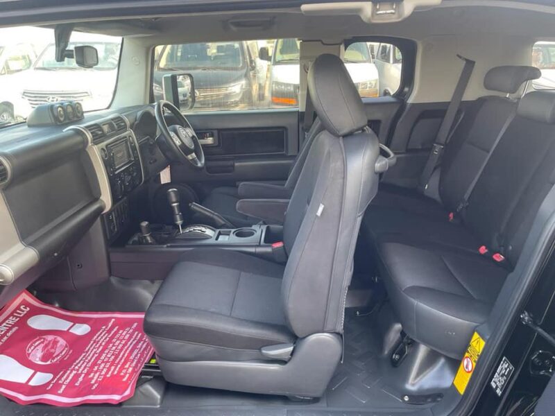 2015 Toyota FJ Cruiser 4.0 Litres 6 Cylinders Petrol Engine Black SUV Automatic