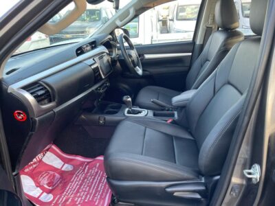 2020 Toyota Hilux SR5 Dual Cab 2.8L 4-cylinder Turbo-Diesel Engine Grey Black Pickup