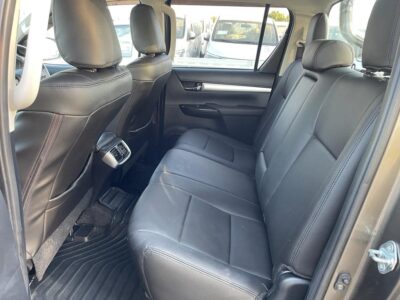 2020 Toyota Hilux SR5 Dual Cab 2.8L 4-cylinder Turbo-Diesel Engine Grey Black Pickup