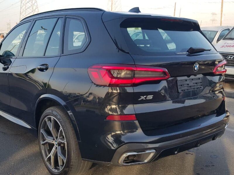 2019 BMW X5 xDrive30 M Sport 3.0 Litres inline-6 turbo Diesel Engine Black SUV