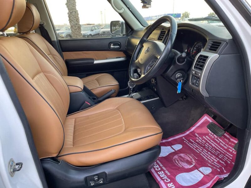 2013 Nissan Patrol ST Safari 3.0L 4 Cylinders Turbo Diesel White Tan SUV 4x4