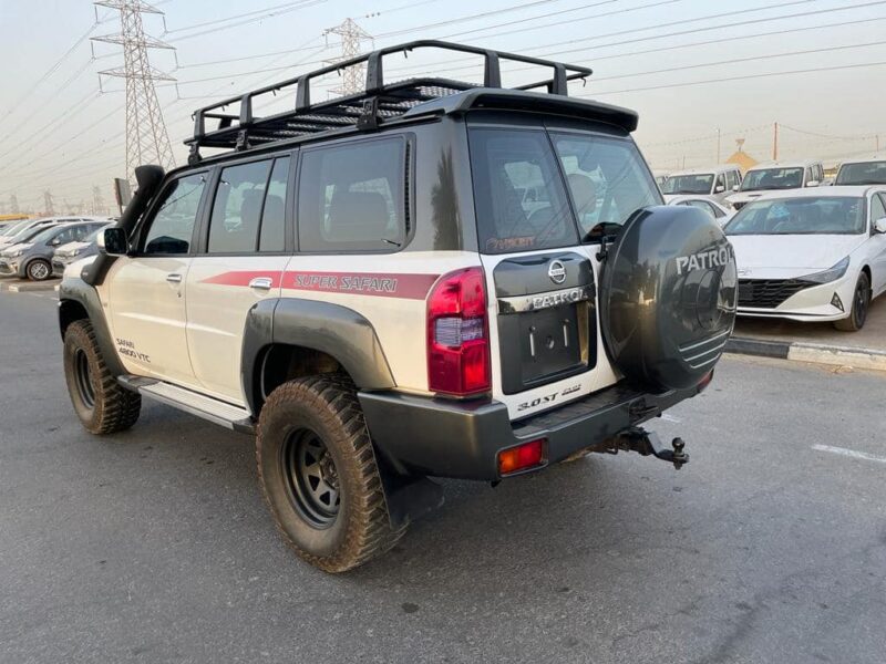 2013 Nissan Patrol ST Safari 3.0L 4 Cylinders Turbo Diesel White Tan SUV 4x4