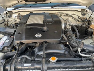 2013 Nissan Patrol ST Safari 3.0L 4 Cylinders Turbo Diesel White Tan SUV 4x4