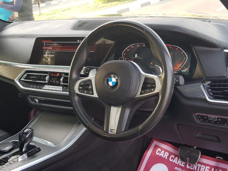 2019 BMW X5 xDrive30 M Sport 3.0 Litres inline-6 turbo Diesel Engine Black SUV