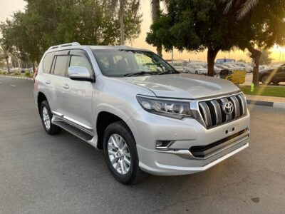 2015 Toyota Land Cruiser Prado 2.8-litre 4 Cylinder GD turbodiesel Engine Silver Black SUV