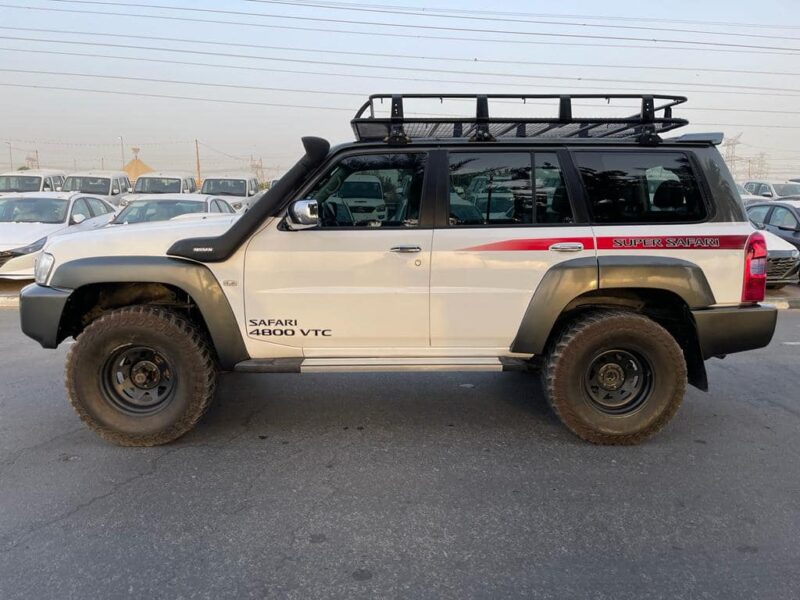 2013 Nissan Patrol ST Safari 3.0L 4 Cylinders Turbo Diesel White Tan SUV 4x4