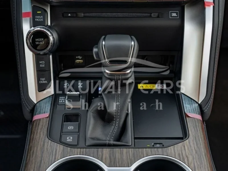 2025 Toyota Land Cruiser LC300 VXR 3.3-liter V6 twin-turbo Diesel Engine Bronze Red SUV