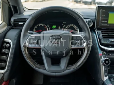 2025 Toyota Land Cruiser LC300 VXR 3.3-liter V6 twin-turbo Diesel Engine Bronze Red SUV