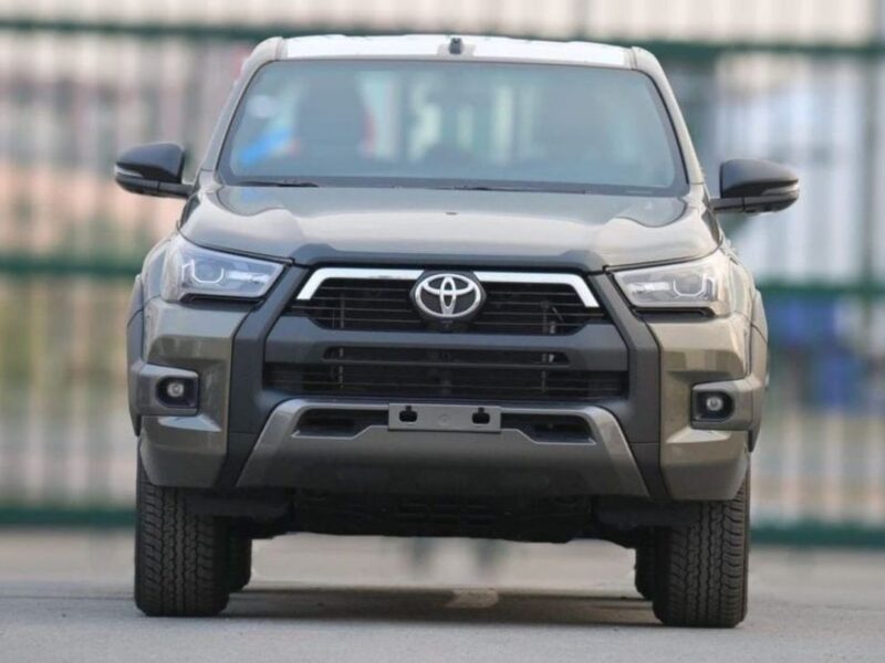 2025 Toyota Hilux Adventure 4.0L V6 Petrol Engine Green Black Double Cab Pickup Truck