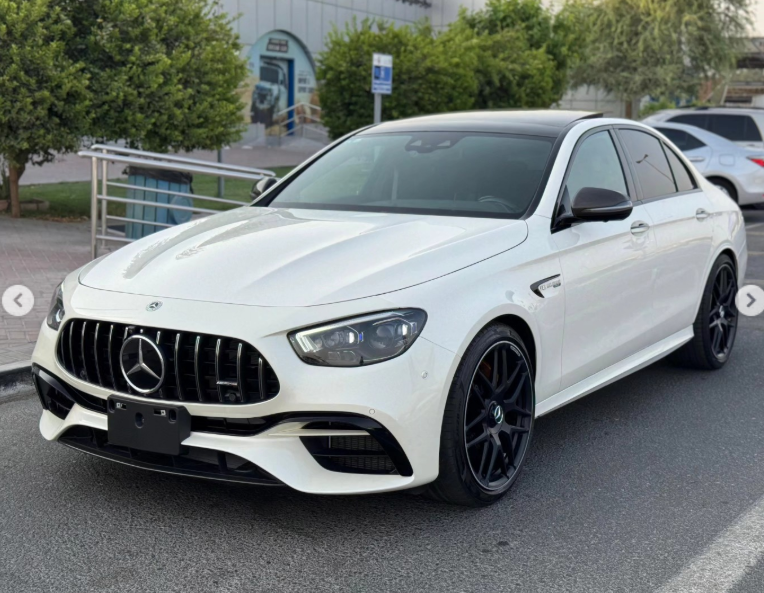 2021 Mercedes-Benz AMG E63s 4MATIC+ 4.0-liter twin-turbo V8 Engine White Black Sedan