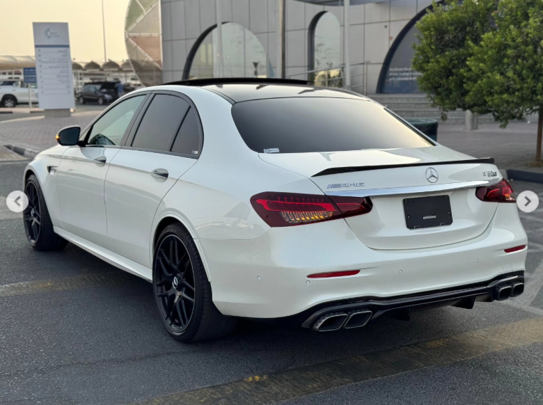 2021 Mercedes-Benz AMG E63s 4MATIC+ 4.0-liter twin-turbo V8 Engine White Black Sedan