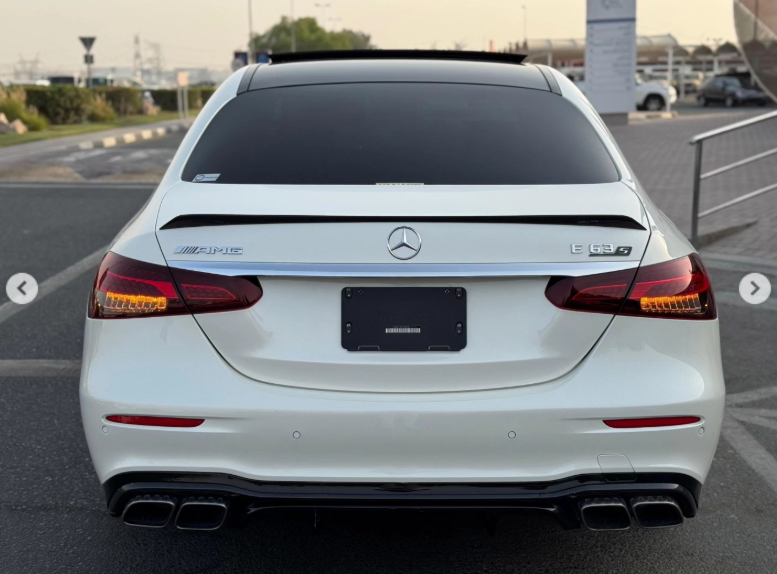 2021 Mercedes-Benz AMG E63s 4MATIC+ 4.0-liter twin-turbo V8 Engine White Black Sedan