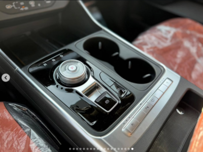 2025 Kia Carnival 3.5-liter V6 Petrol Engine White Brown MPV Automatic FWD