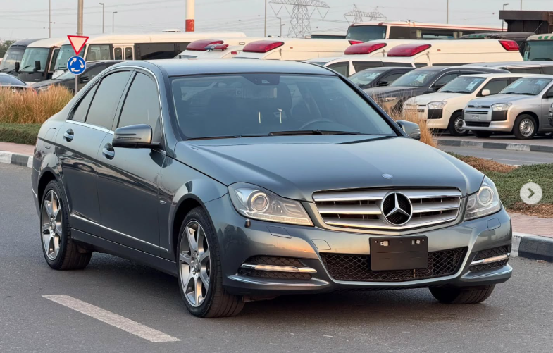 2012 Mercedes-Benz C350 3.5-liter V6 Petrol Engine Grey Black Sedan AUCTION GRADE 4.5/B