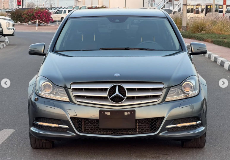 2012 Mercedes-Benz C350 3.5-liter V6 Petrol Engine Grey Black Sedan AUCTION GRADE 4.5/B