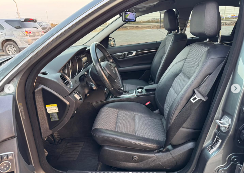 2012 Mercedes-Benz C350 3.5-liter V6 Petrol Engine Grey Black Sedan AUCTION GRADE 4.5/B