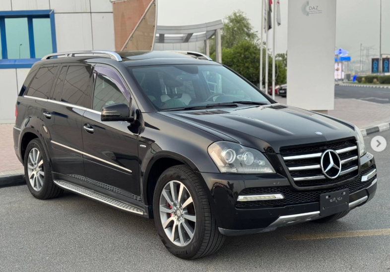 2012 Mercedes-Benz GL 550 4MATIC 5.5 Liters 8-cylinder Petrol Engine Black Beige SUV