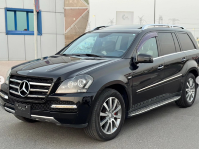 2012 Mercedes-Benz GL 550 4MATIC 5.5 Liters 8-cylinder Petrol Engine Black Beige SUV