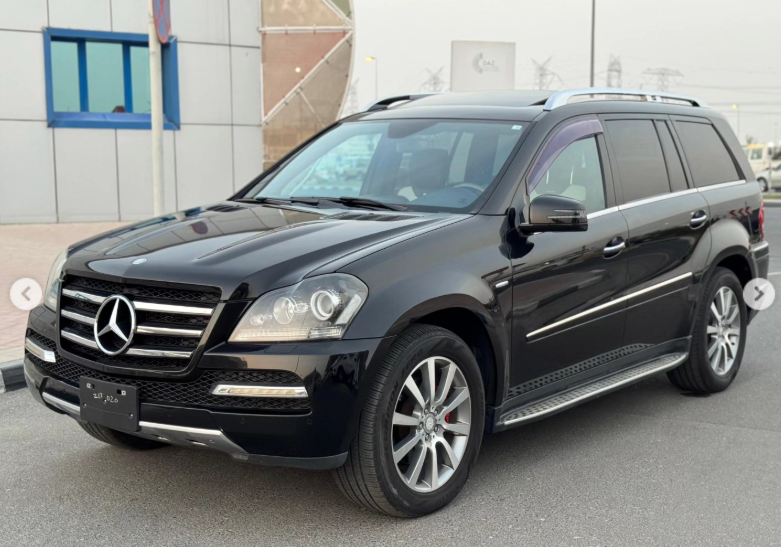 2012 Mercedes-Benz GL 550 4MATIC 5.5 Liters 8-cylinder Petrol Engine Black Beige SUV