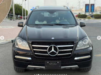 2012 Mercedes-Benz GL 550 4MATIC 5.5 Liters 8-cylinder Petrol Engine Black Beige SUV
