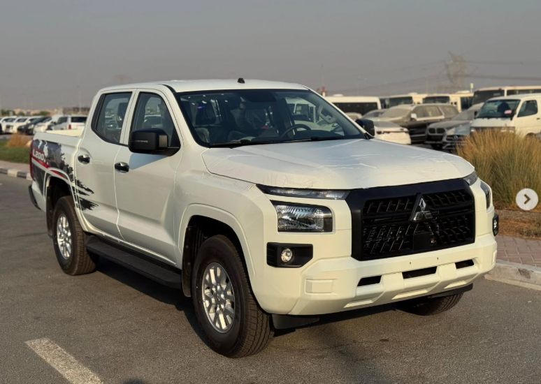 2025 Mitsubishi L200 2.4L 4-cylinder intercooled Turbo Diesel Engine White Black Pickup Truck