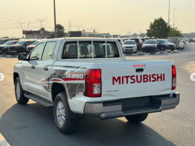 2025 Mitsubishi L200 2.4L 4-cylinder intercooled Turbo Diesel Engine White Black Pickup Truck