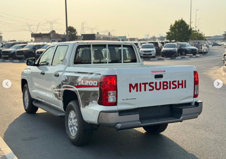 2025 Mitsubishi L200 2.4L 4-cylinder intercooled Turbo Diesel Engine White Black Pickup Truck