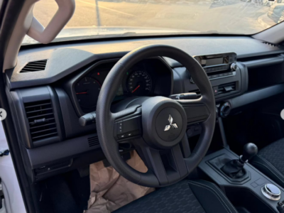 2025 Mitsubishi L200 2.4L 4-cylinder intercooled Turbo Diesel Engine White Black Pickup Truck