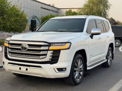 2023 Toyota Land Cruiser VXR 3.5 Litres Twin-Turbo V6 Petrol Engine White Red SUV