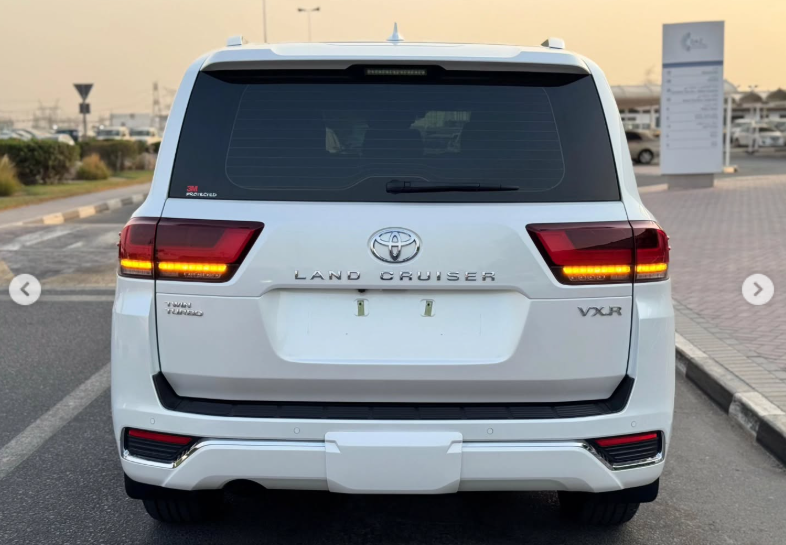 2023 Toyota Land Cruiser VXR 3.5 Litres Twin-Turbo V6 Petrol Engine White Red SUV