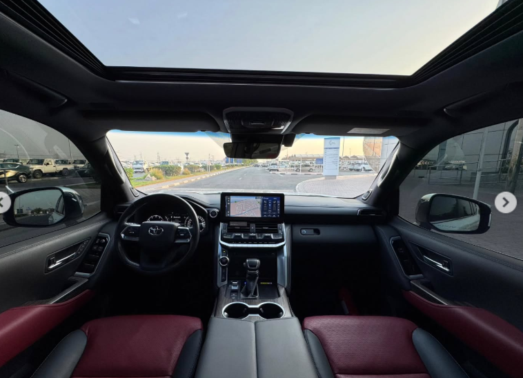 2023 Toyota Land Cruiser VXR 3.5 Litres Twin-Turbo V6 Petrol Engine White Red SUV