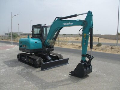 2025 SUNWARD SWE60E Mini Excavator 4 Cylinder Yanmar Diesel Engine Automatic