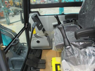 2025 SUNWARD SWE60E Mini Excavator 4 Cylinder Yanmar Diesel Engine Automatic