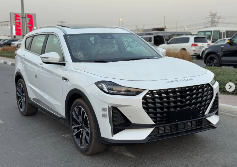2025 Jetour X70 1.5L Turbo 4-cylinder Petrol Engine White Red SUV Automatic FWD