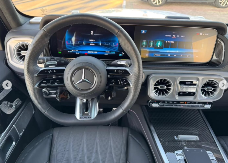 2025 Mercedes-Benz G 63 AMG 4.0-liter V8 biturbo Petrol Engine White Black SUV